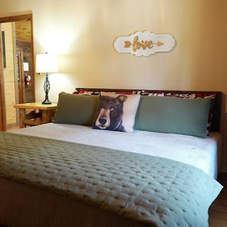 Love Shack Sevierville Ngoại thất bức ảnh
