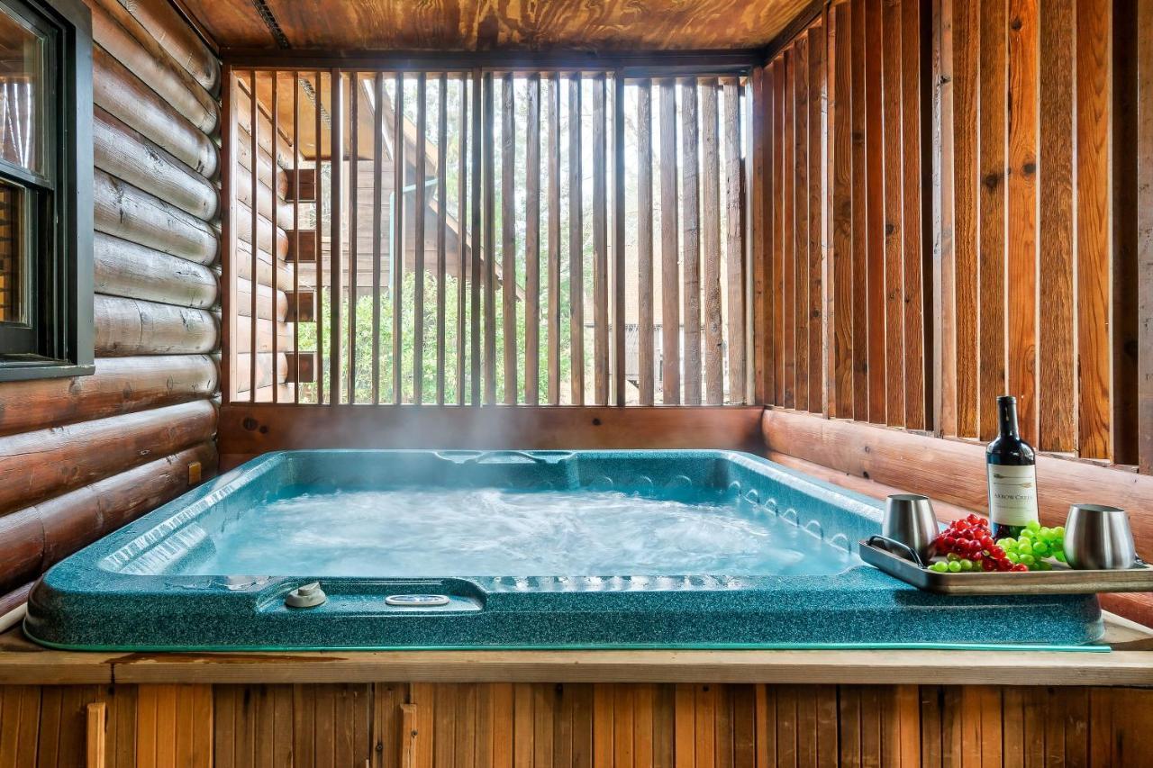 Love Shack Sevierville Ngoại thất bức ảnh