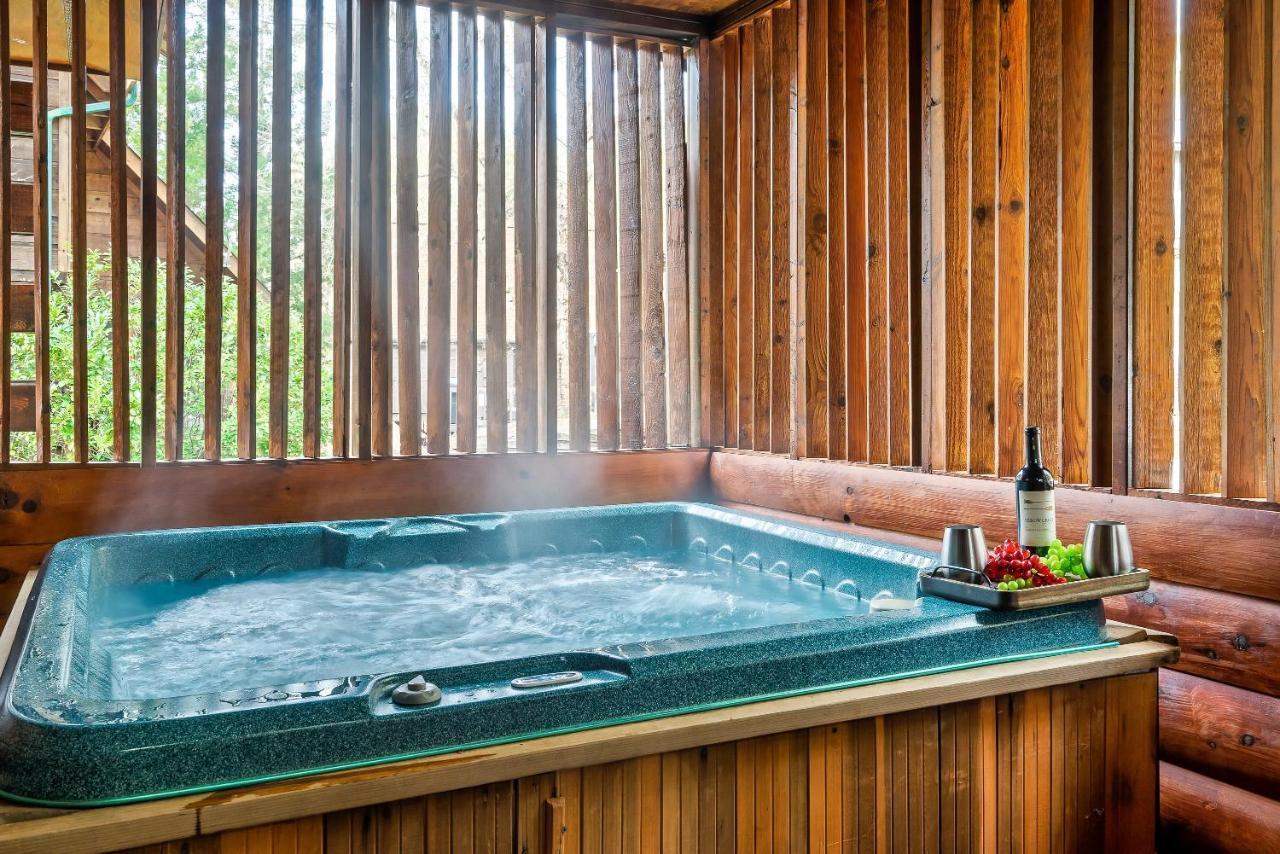 Love Shack Sevierville Ngoại thất bức ảnh